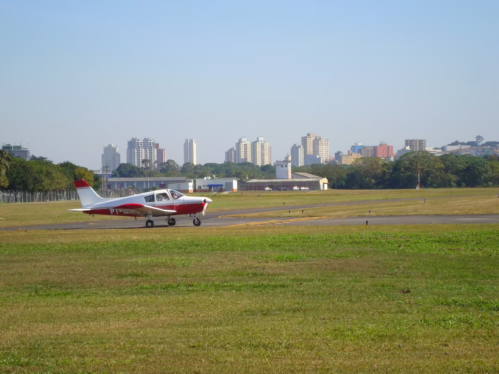Campo de Marte Airport (RTE)