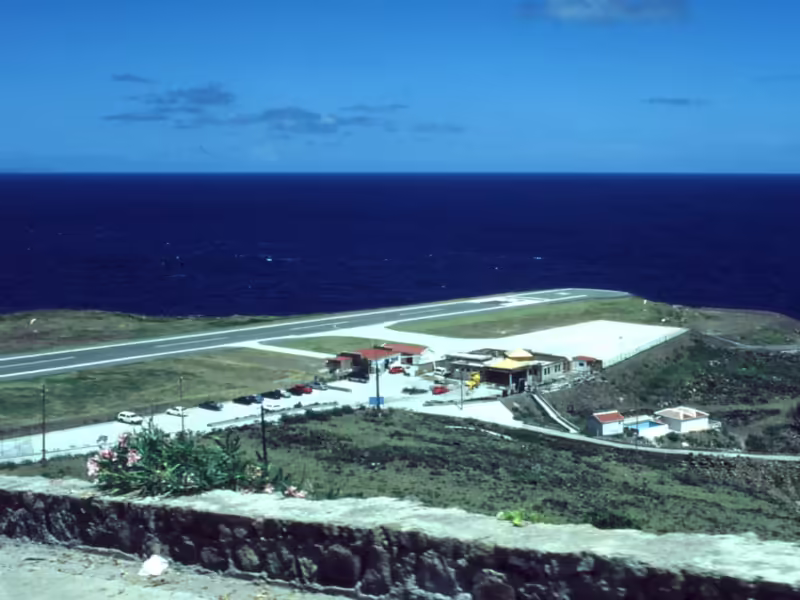 Juancho E. Yrausquin Airport (SAB)