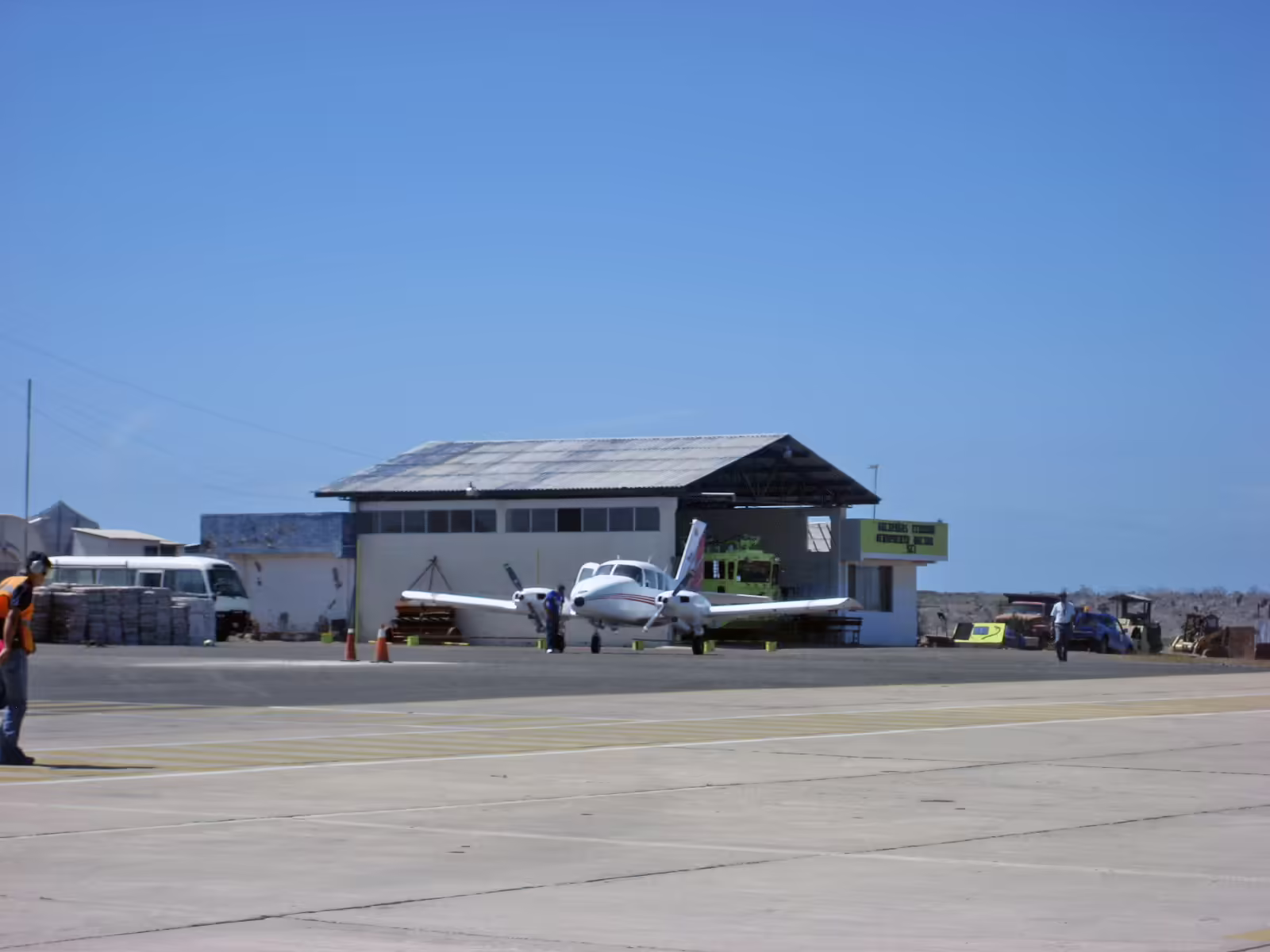 San Cristóbal Airport (SCY)