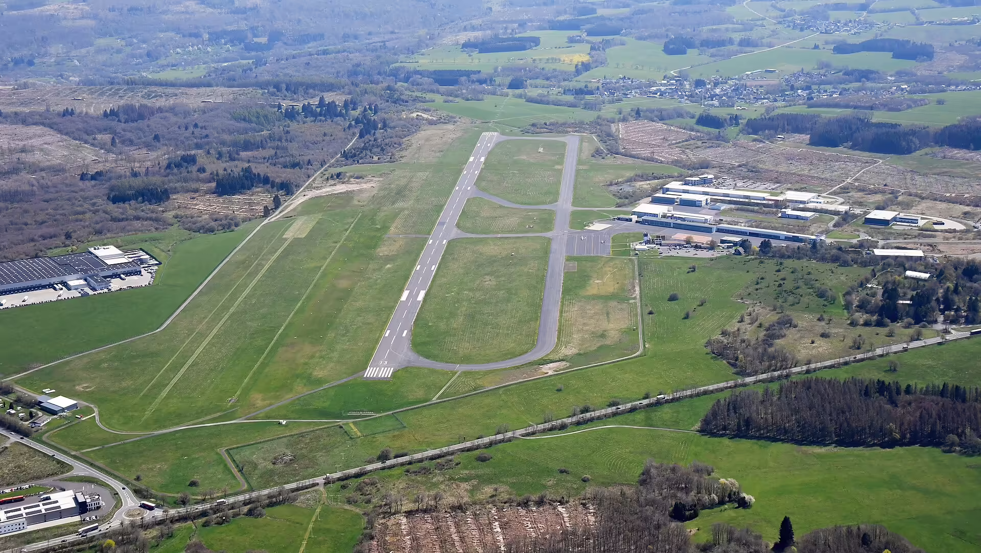 Siegerland Airport (SGE)