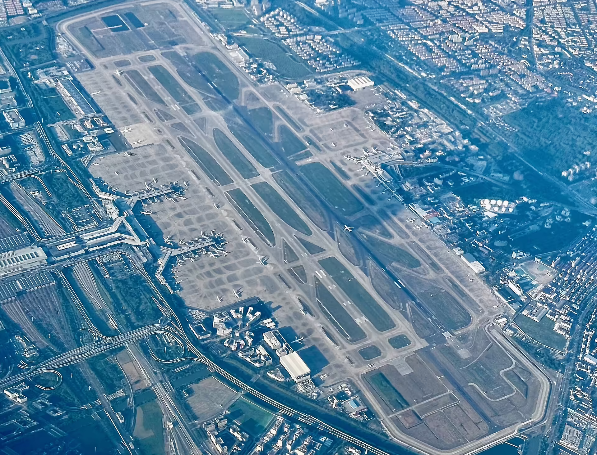 Shanghai Hongqiao International Airport (SHA)