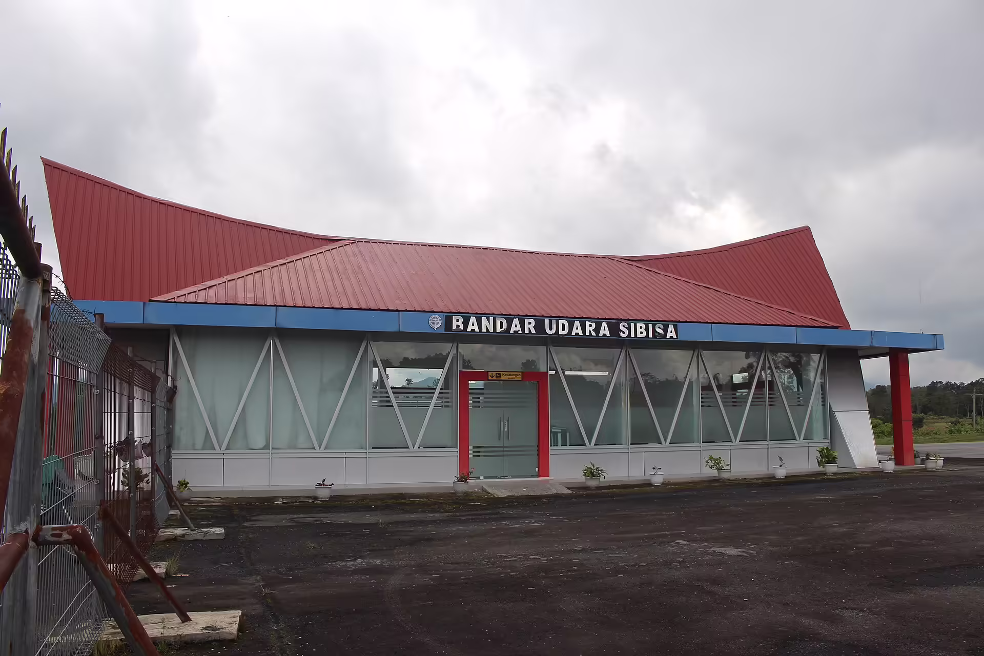 Sibisa Airport (SIW)