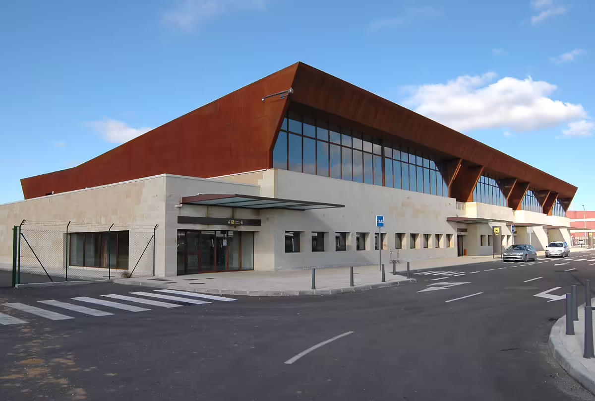 Salamanca Airport (SLM)