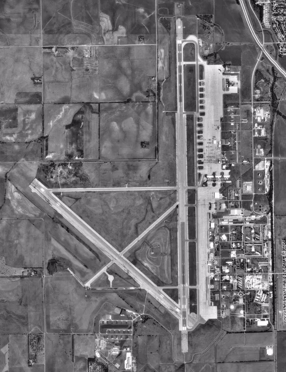 Salina Municipal Airport (SLN)