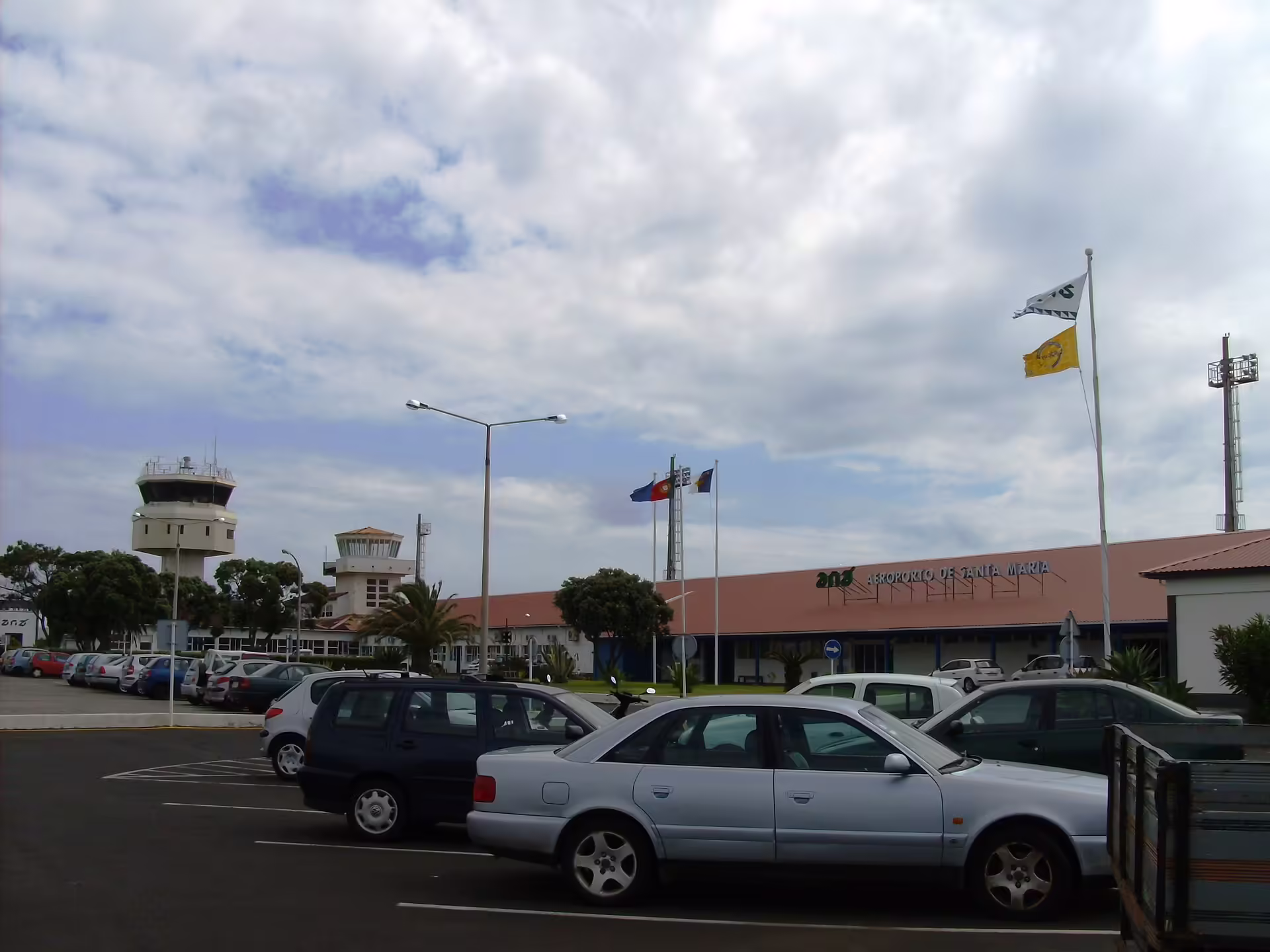 Santa Maria Airport (SMA)