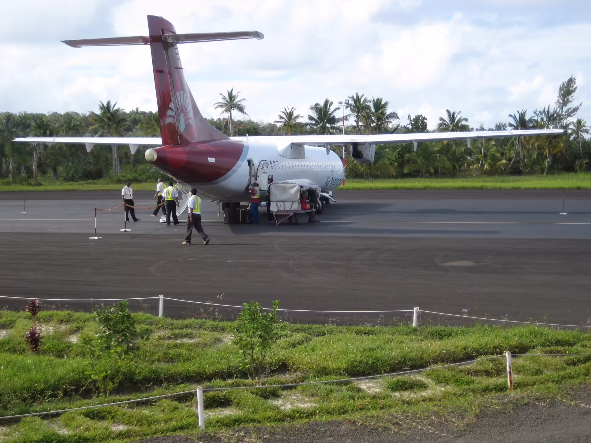 Sainte Marie Airport (SMS)