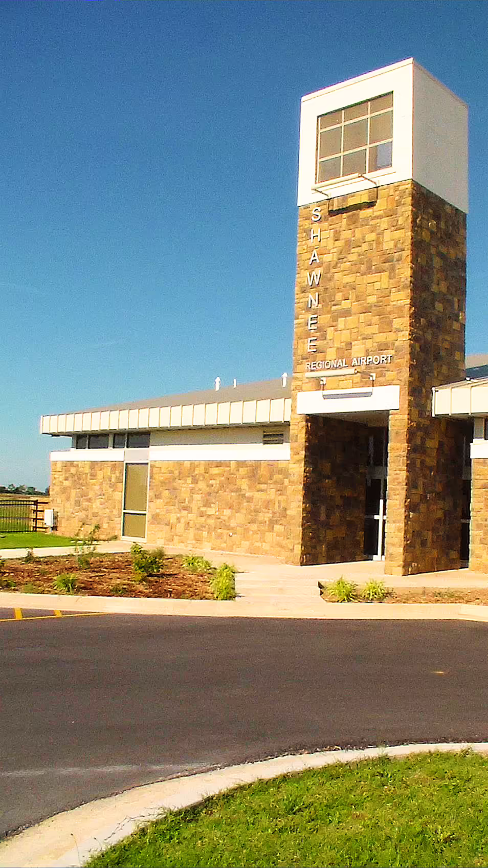 Shawnee Regional Airport (SNL)