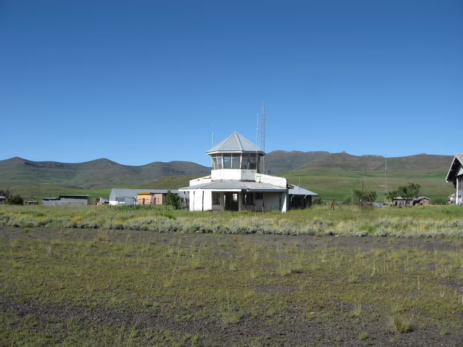 Semonkong Airport (SOK)