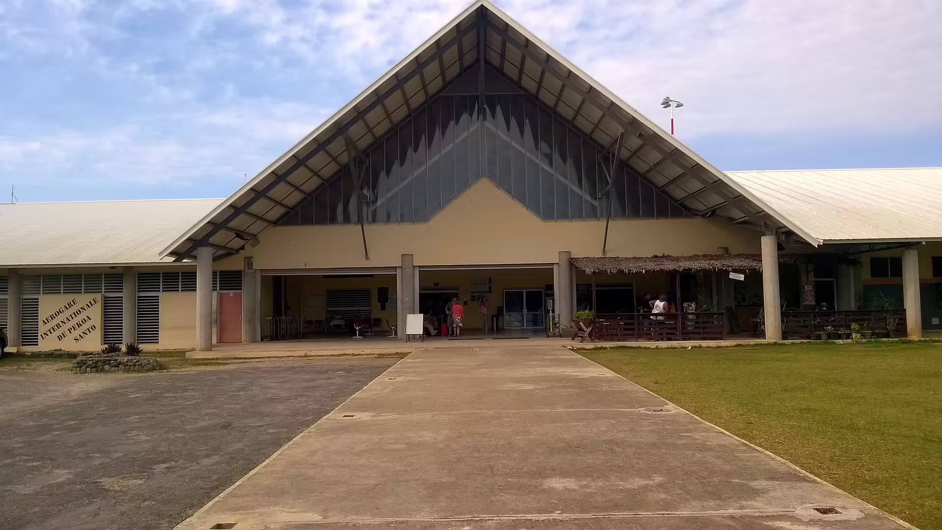 Santo Pekoa International Airport (SON)