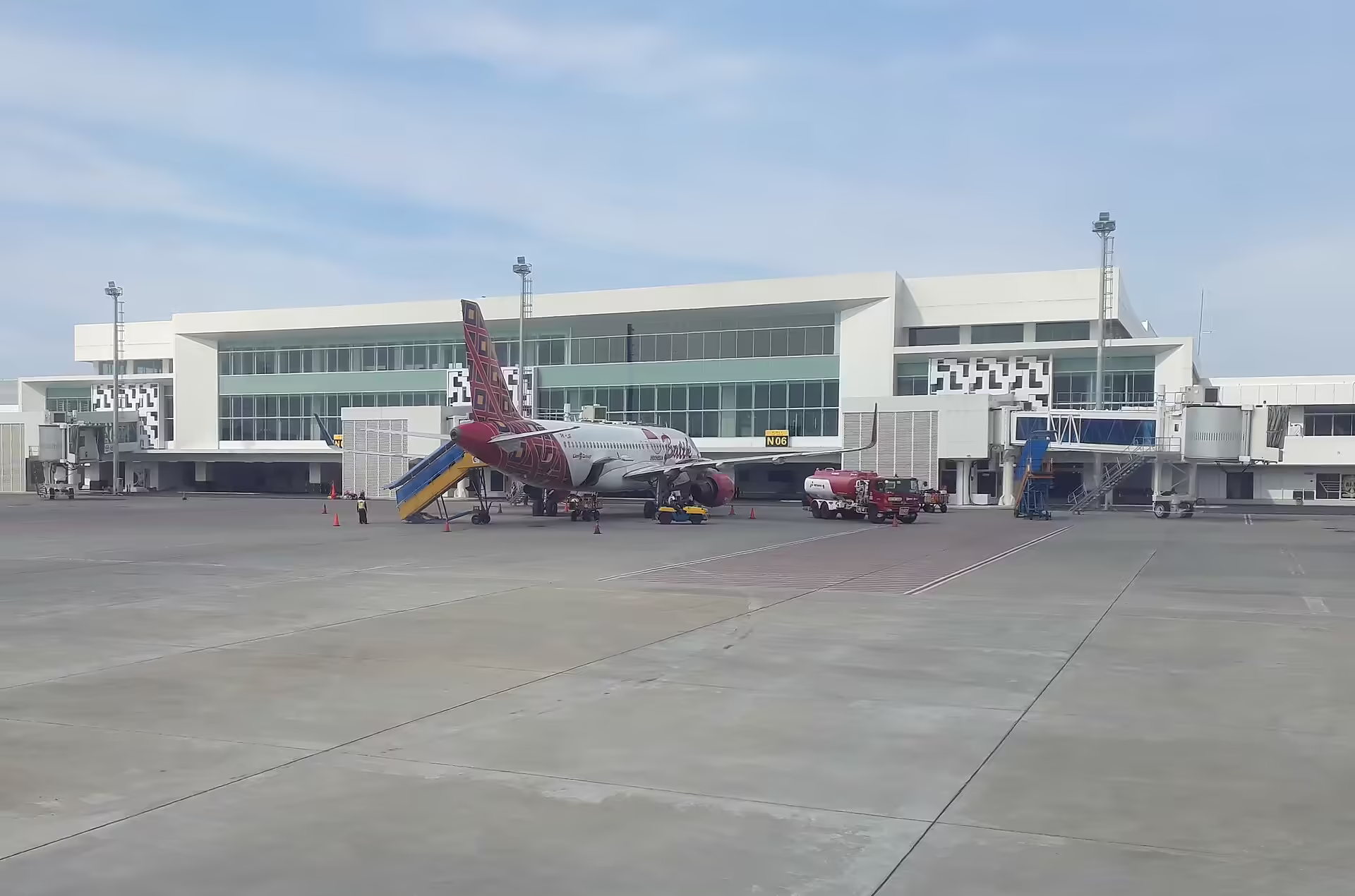 Jenderal Ahmad Yani Airport (SRG)