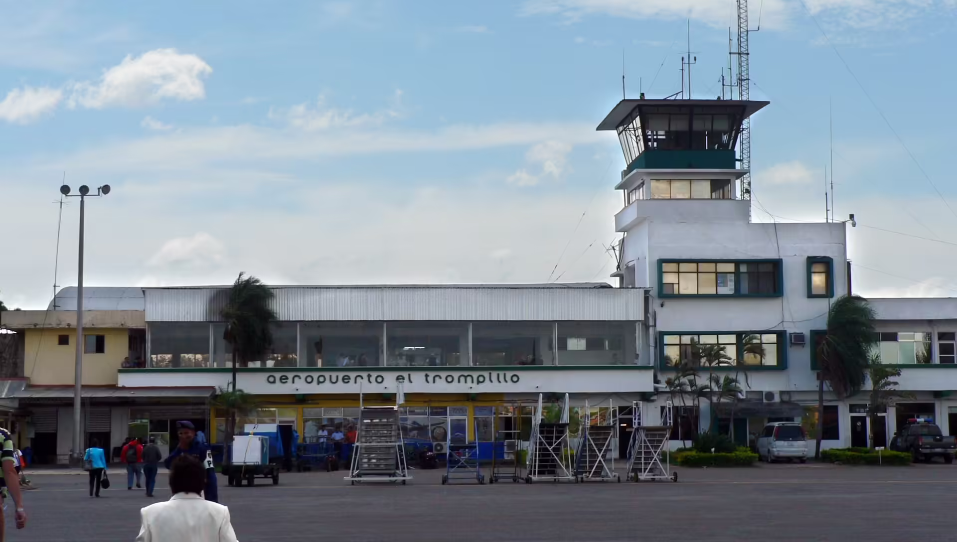 El Trompillo Airport (SRZ)