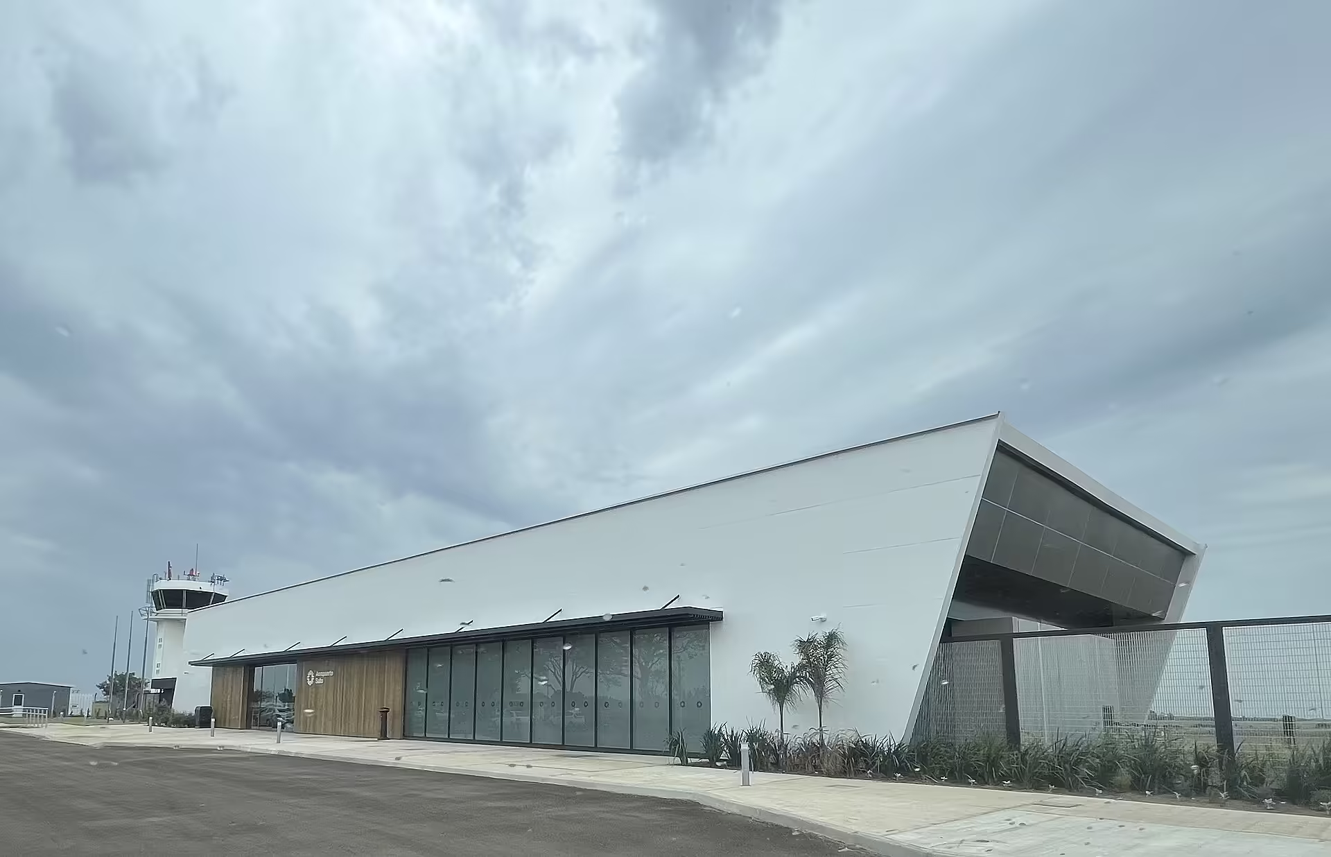 Nueva Hesperides International Airport (STY)