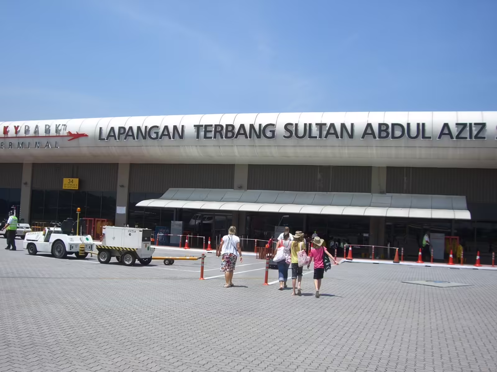Sultan Abdul Aziz Shah International Airport (SZB)