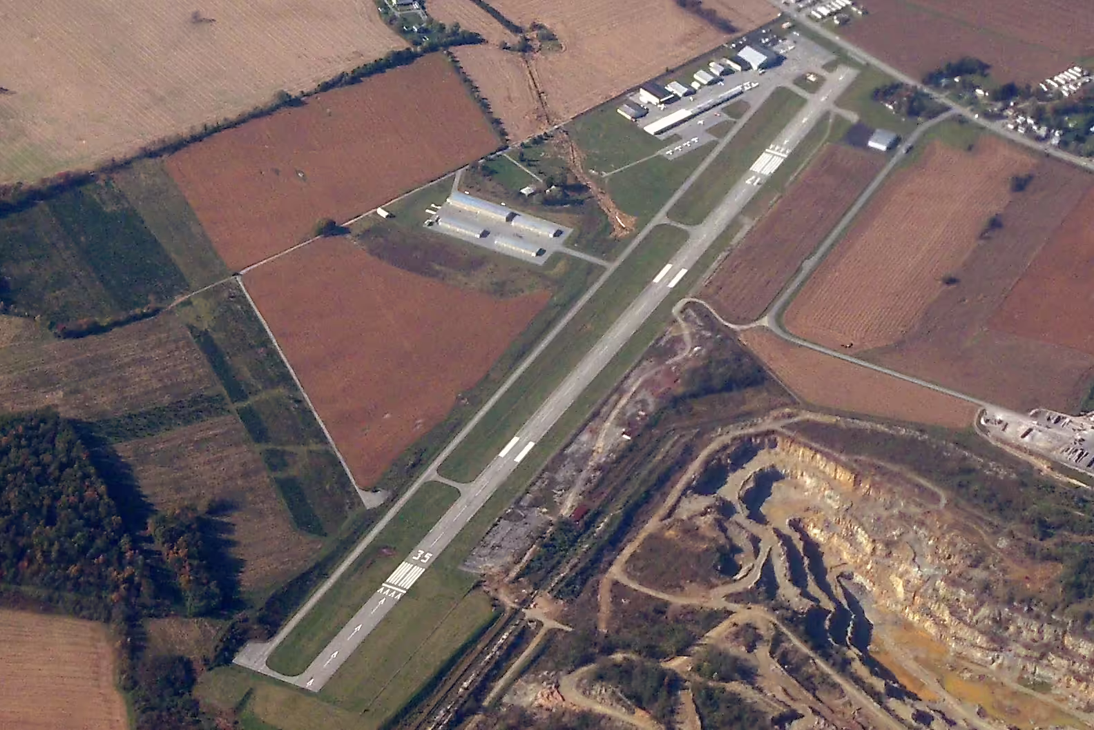 York Airport (THV)