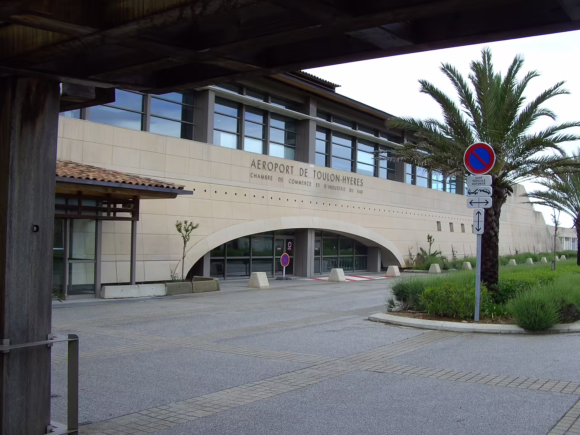 Toulon-Hyères Airport (TLN)
