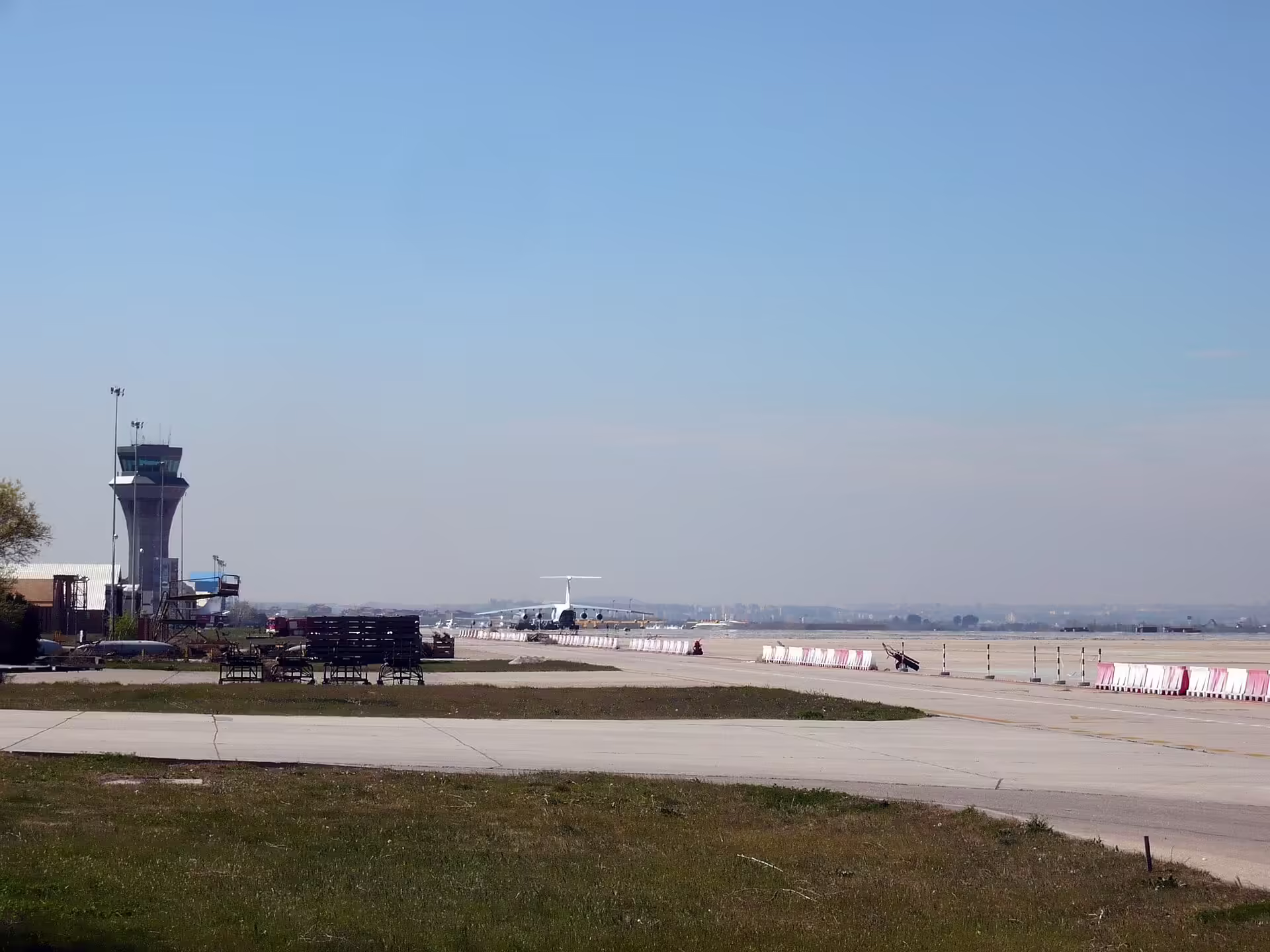 Madrid–Torrejón Airport / Torrejón Air Base (TOJ)