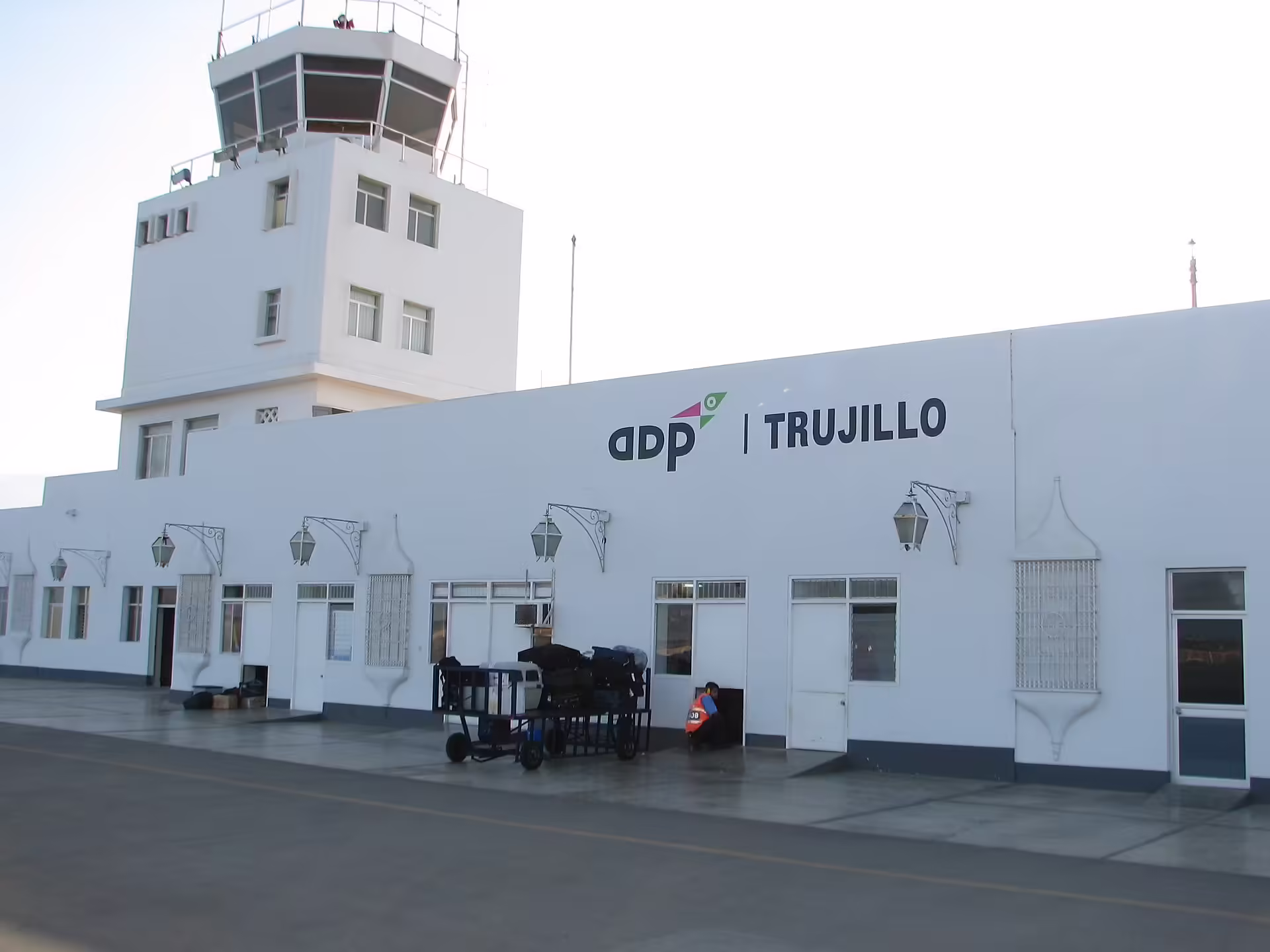 Capitán FAP Carlos Martínez de Pinillos International Airport (TRU)