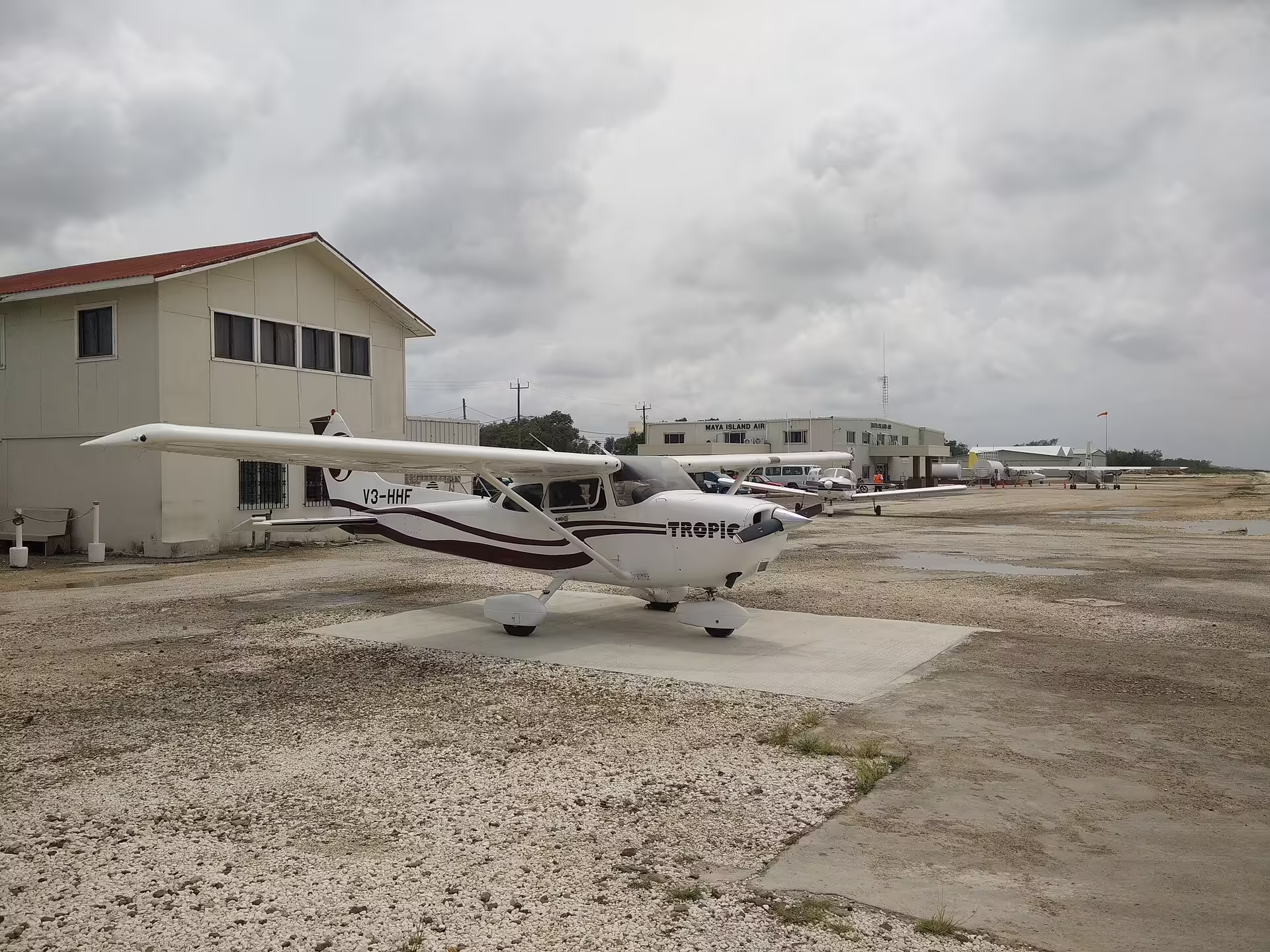 Sir Barry Bowen Municipal Airport (TZA)