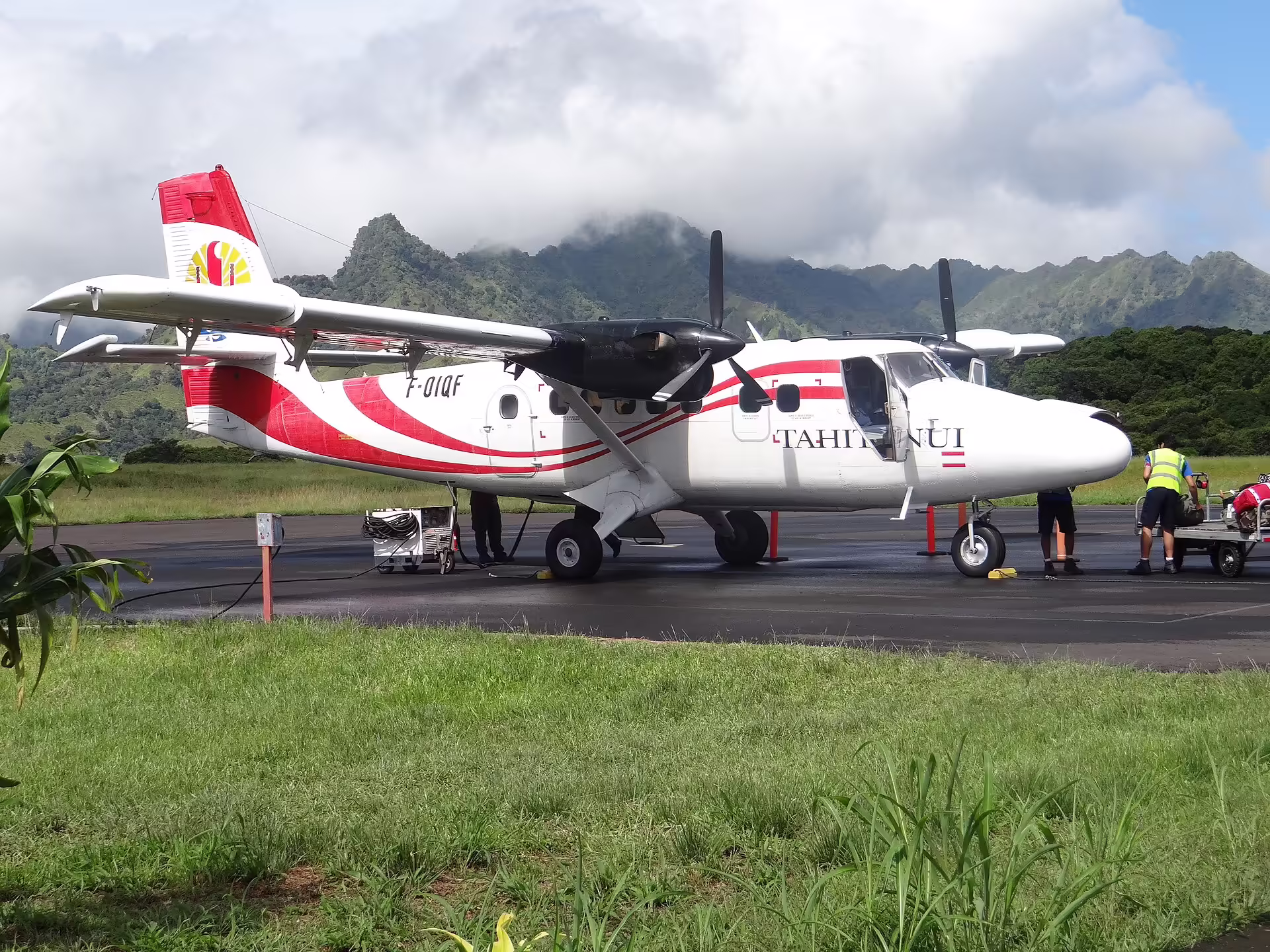 Ua Pou Airport (UAP)