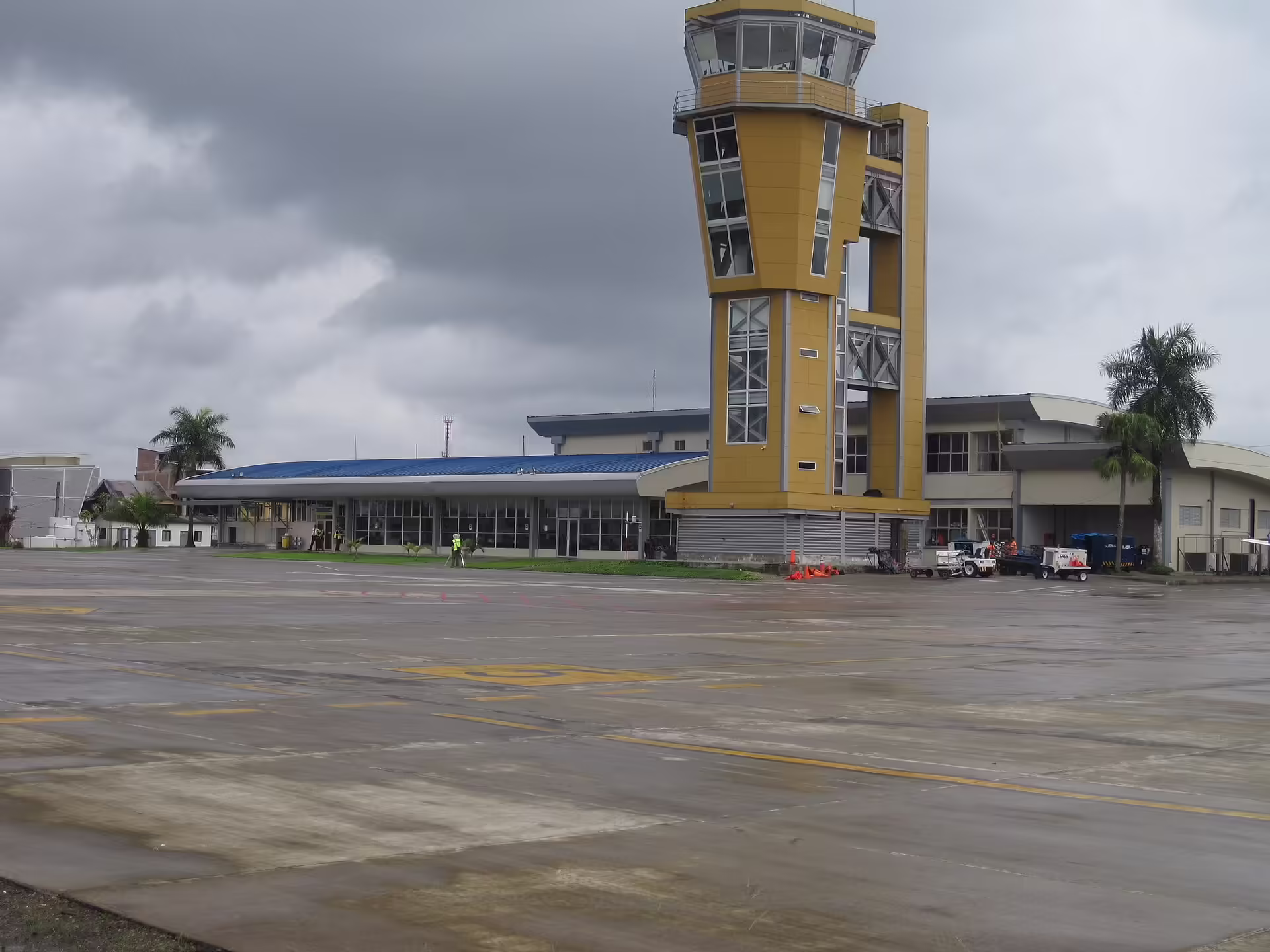 El Caraño Airport (UIB)