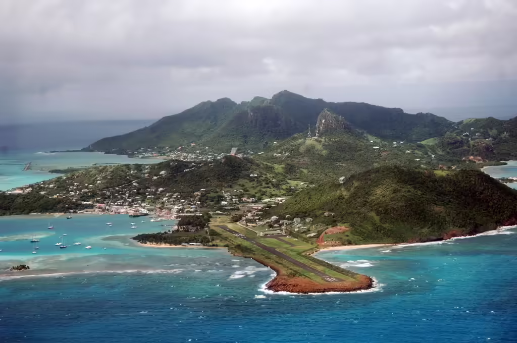 Union Island International Airport (UNI)
