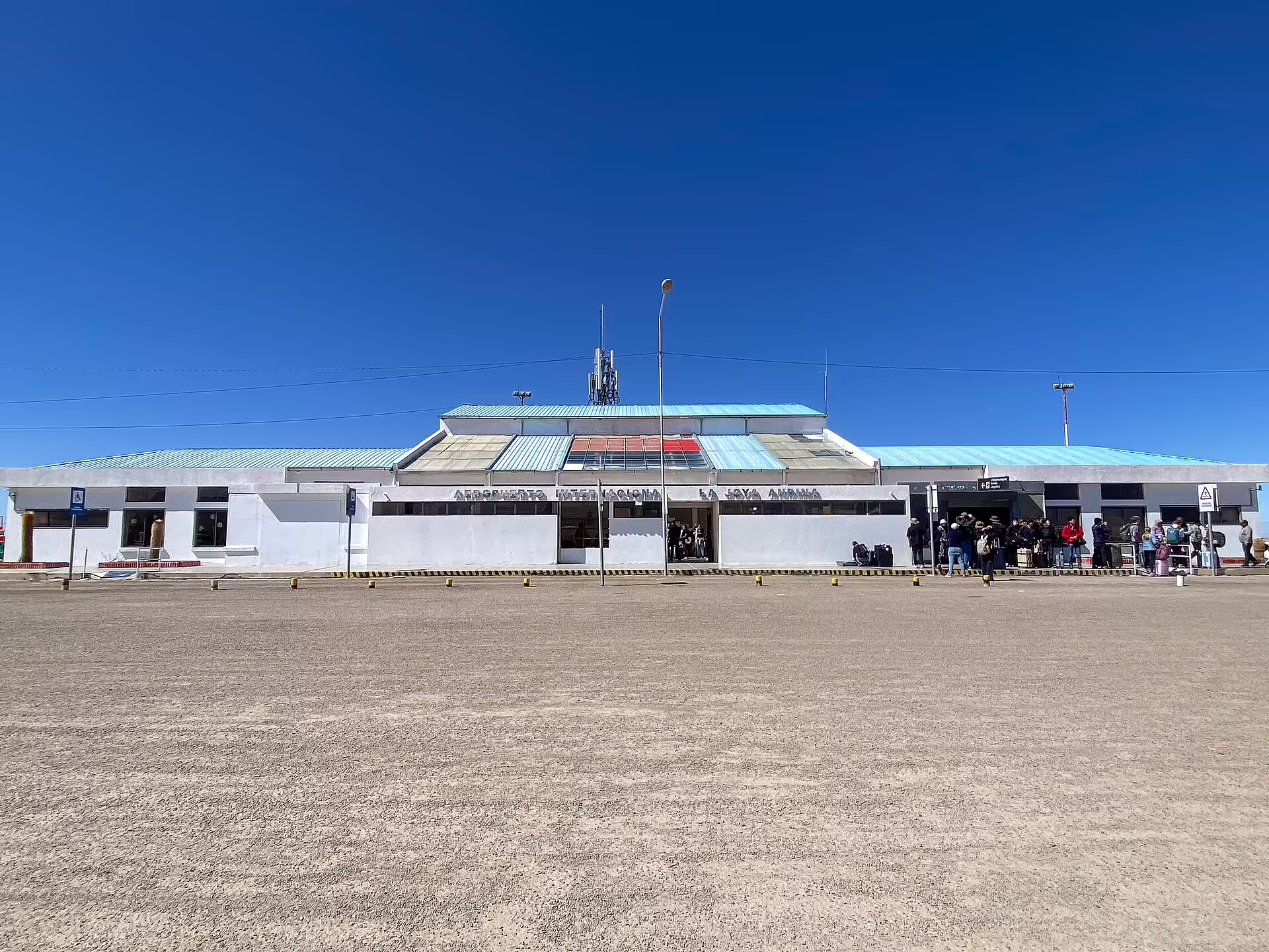 Joya Andina International Airport (UYU)