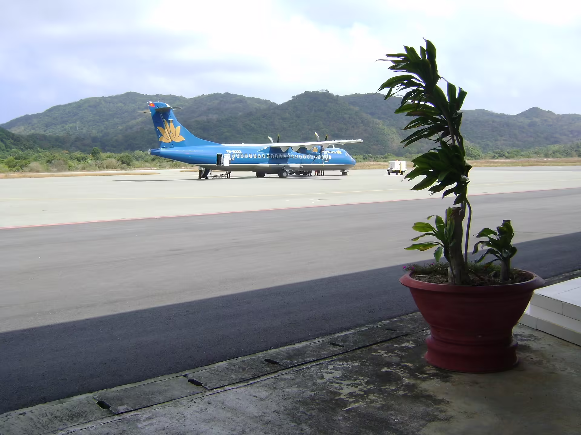Con Dao Airport (VCS)
