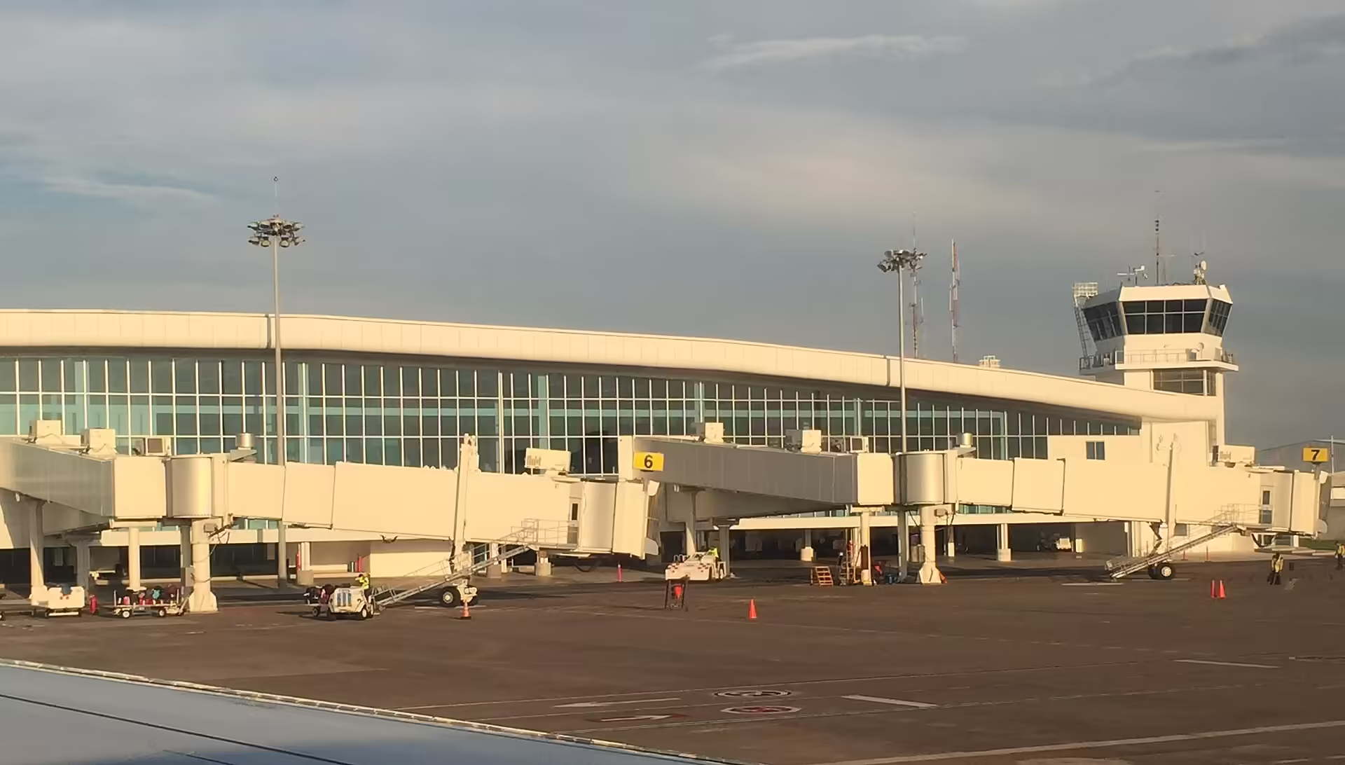 General Heriberto Jara International Airport (VER)