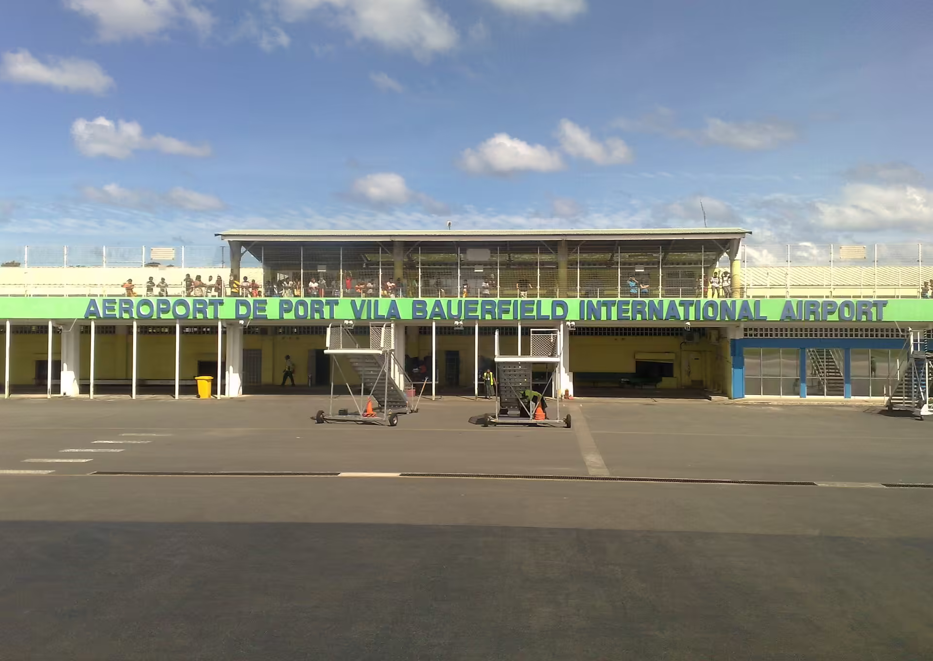 Bauerfield International Airport (VLI)