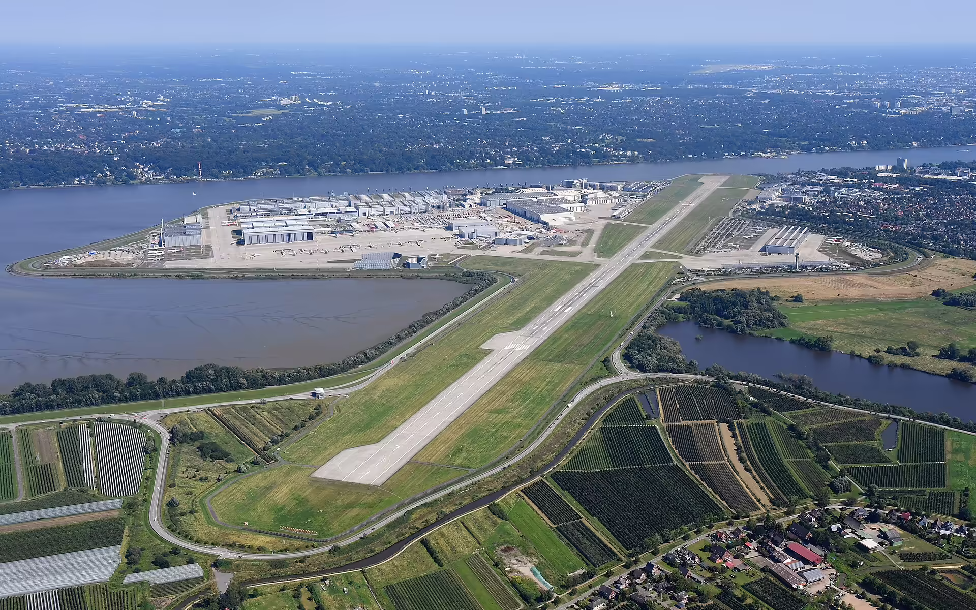 Hamburg-Finkenwerder Airport (XFW)