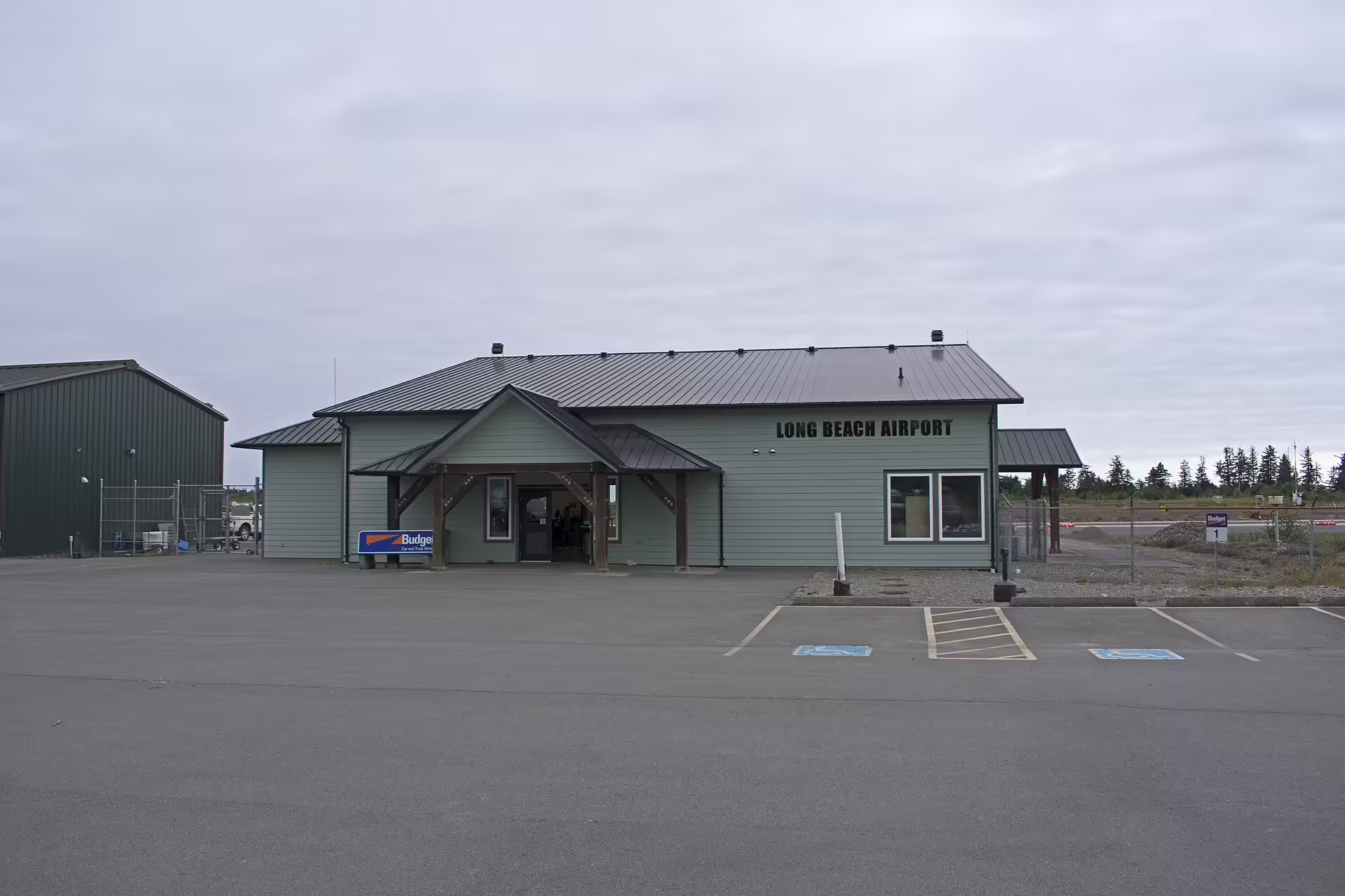 Tofino / Long Beach Airport (YAZ)