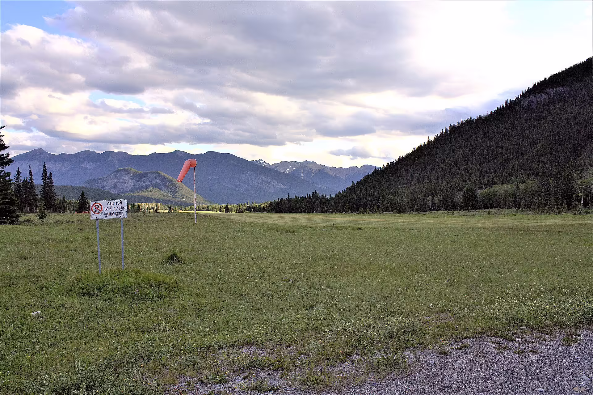Banff Airport (YBA)