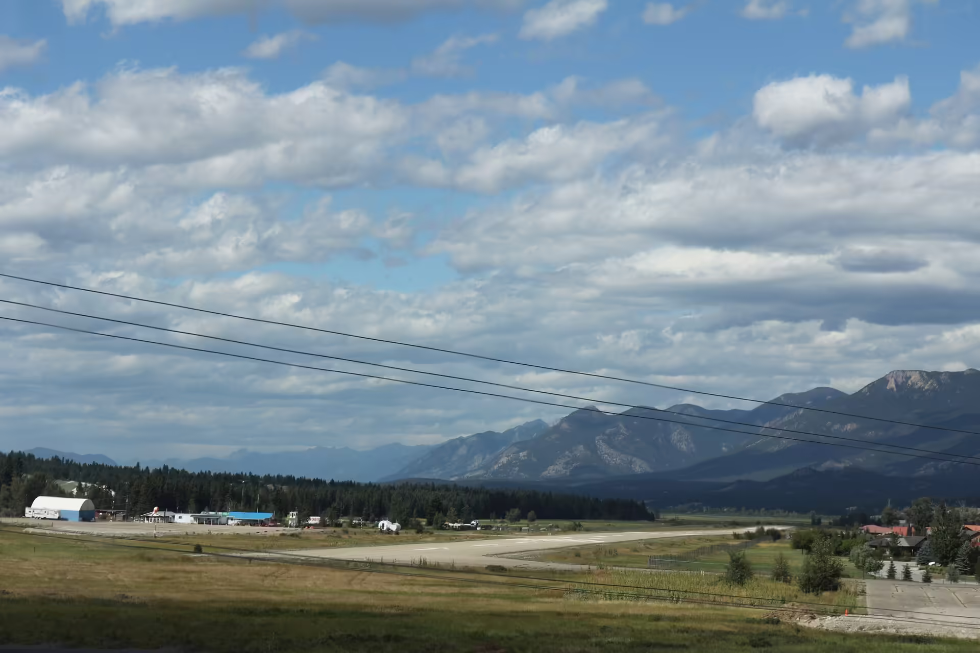 Fairmont Hot Springs Airport (YCZ)