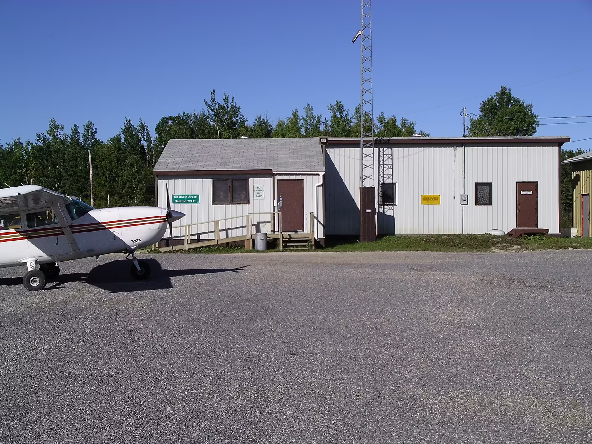 Bloodvein River Airport (YDV)
