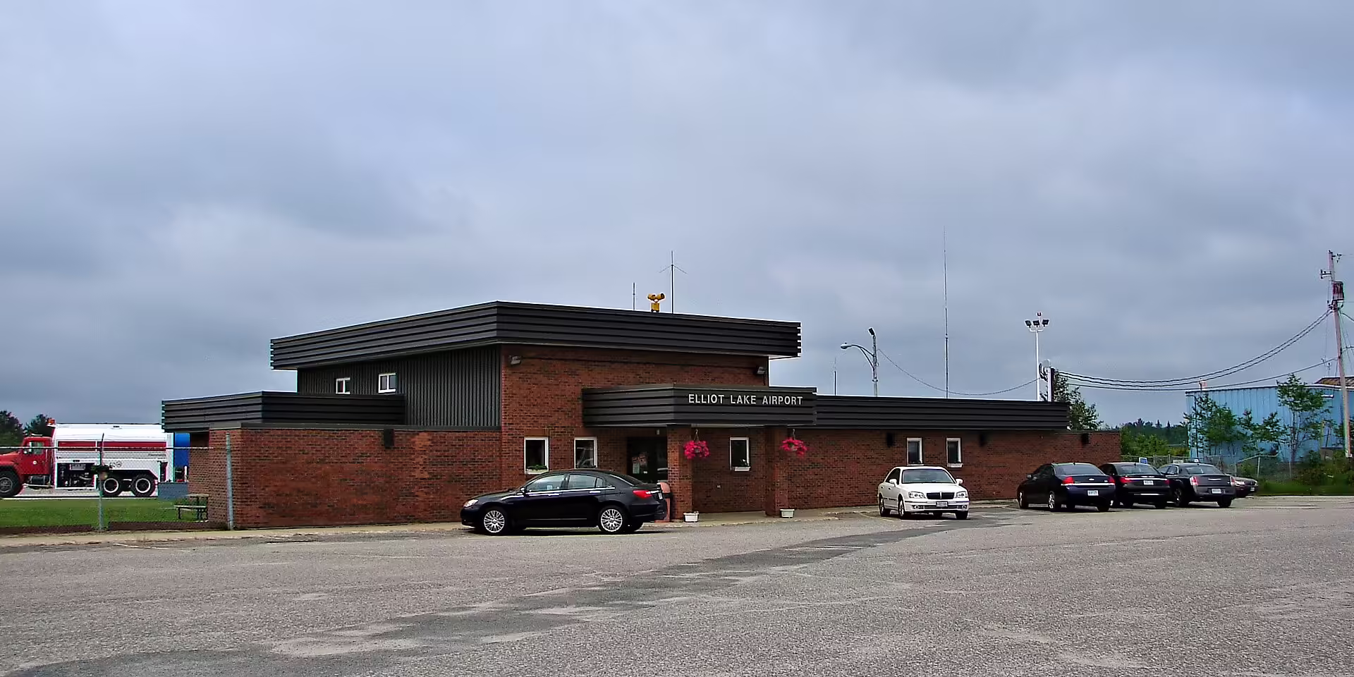 Elliot Lake Municipal Airport (YEL)