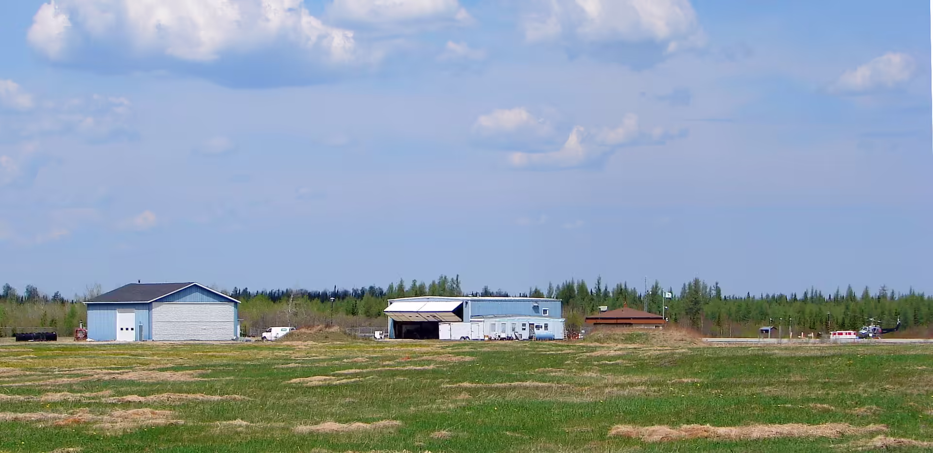 Hearst René Fontaine Municipal Airport (YHF)