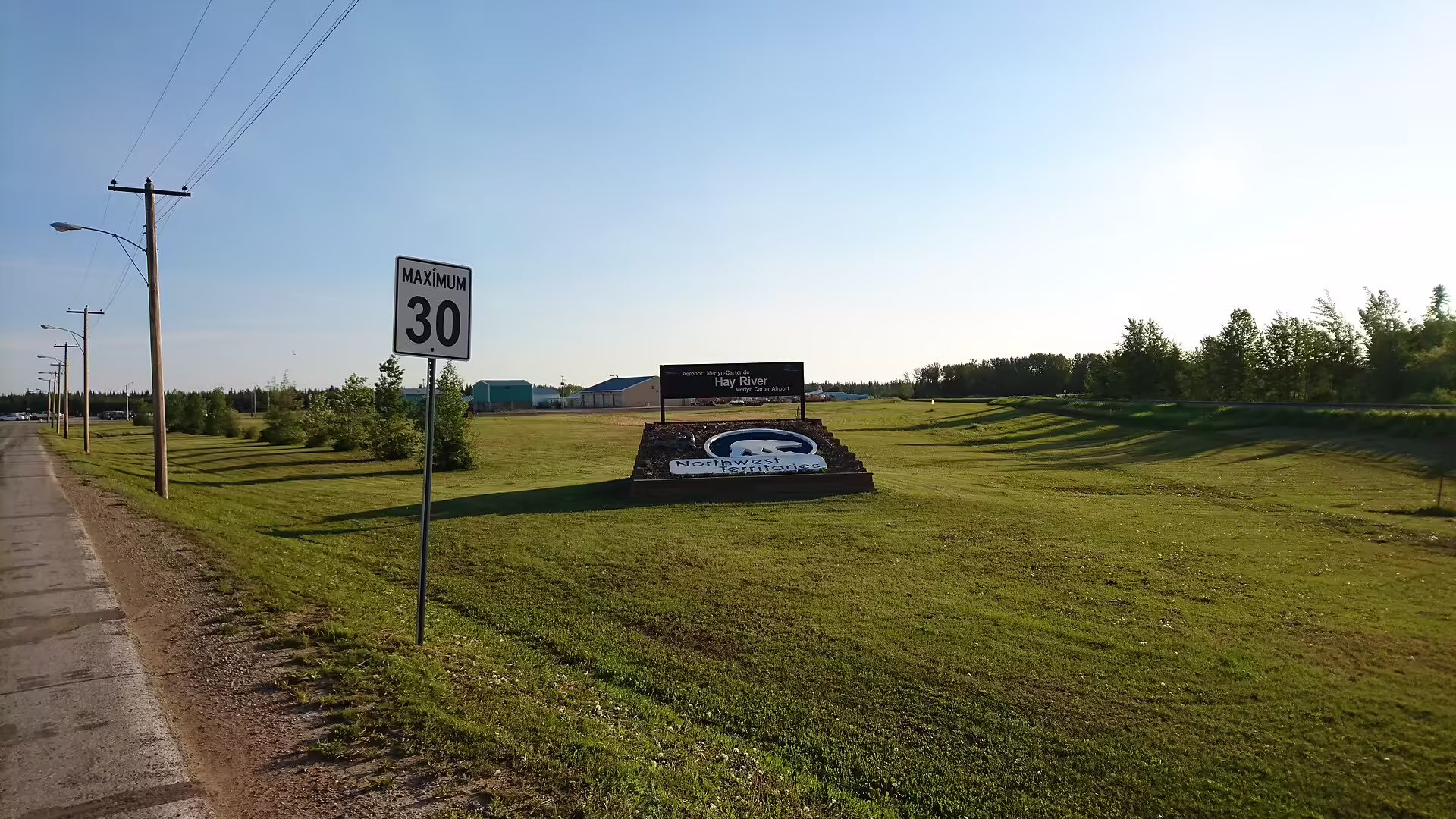 Hay River / Merlyn Carter Airport (YHY)