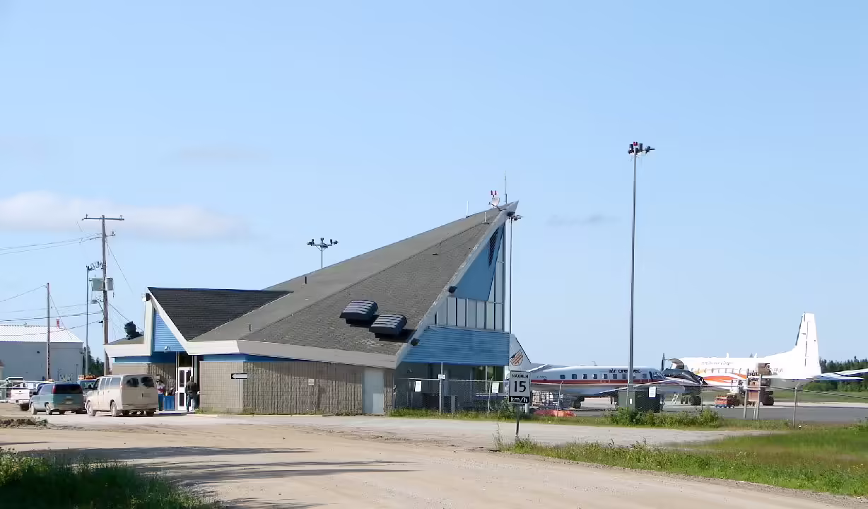 Moosonee Airport (YMO)