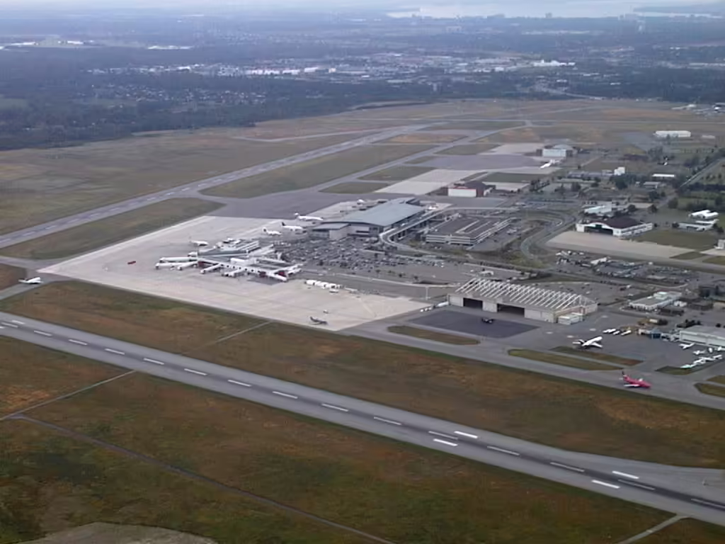 Ottawa Macdonald-Cartier International Airport (YOW)
