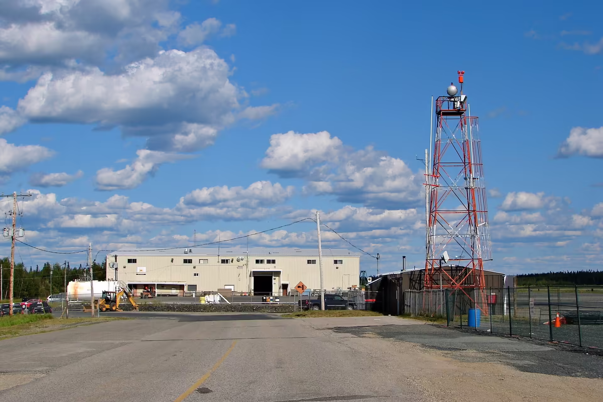 Pickle Lake Airport (YPL)