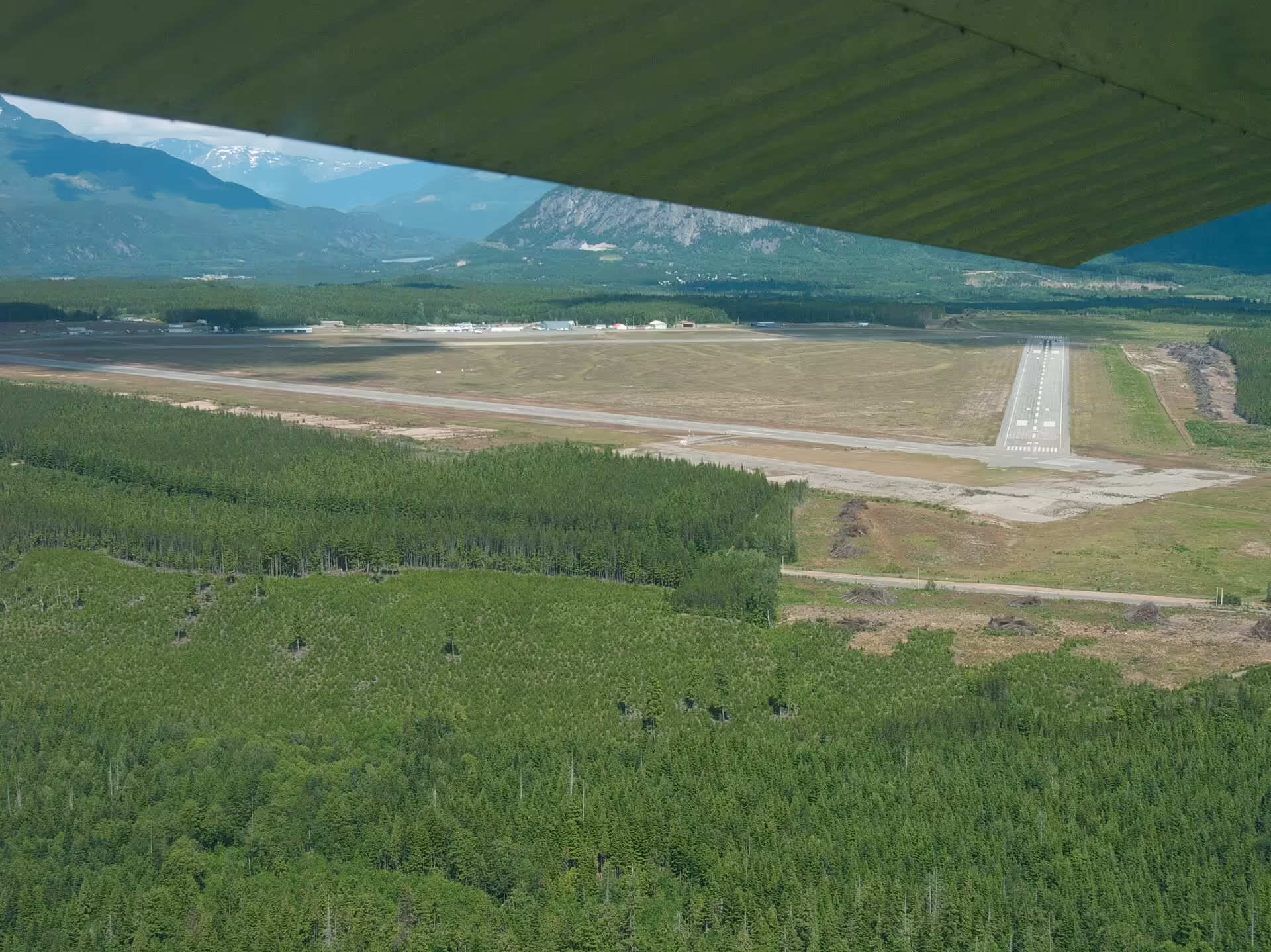 Northwest Regional Airport Terrace-Kitimat (YXT)