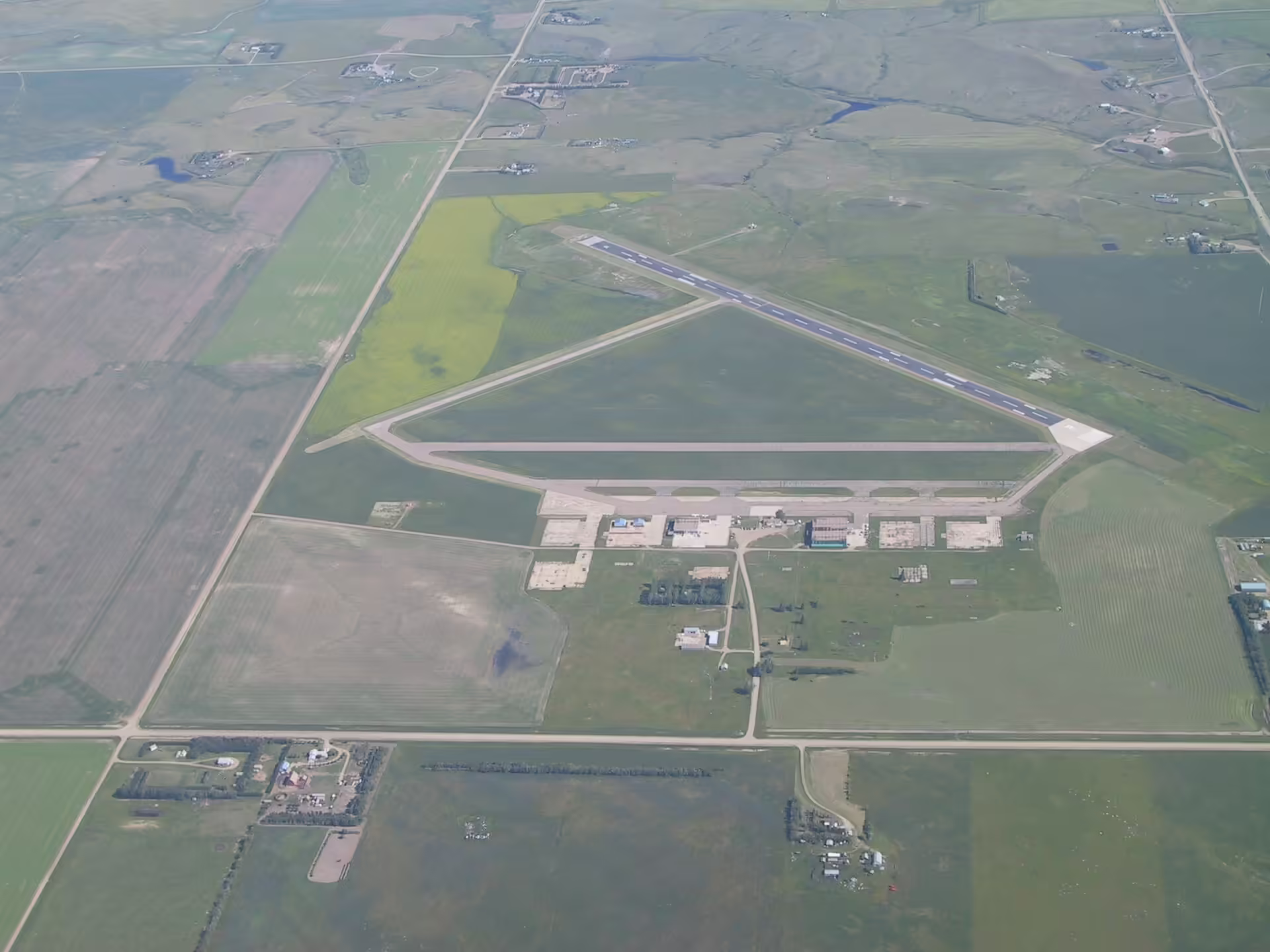 Swift Current Airport (YYN)