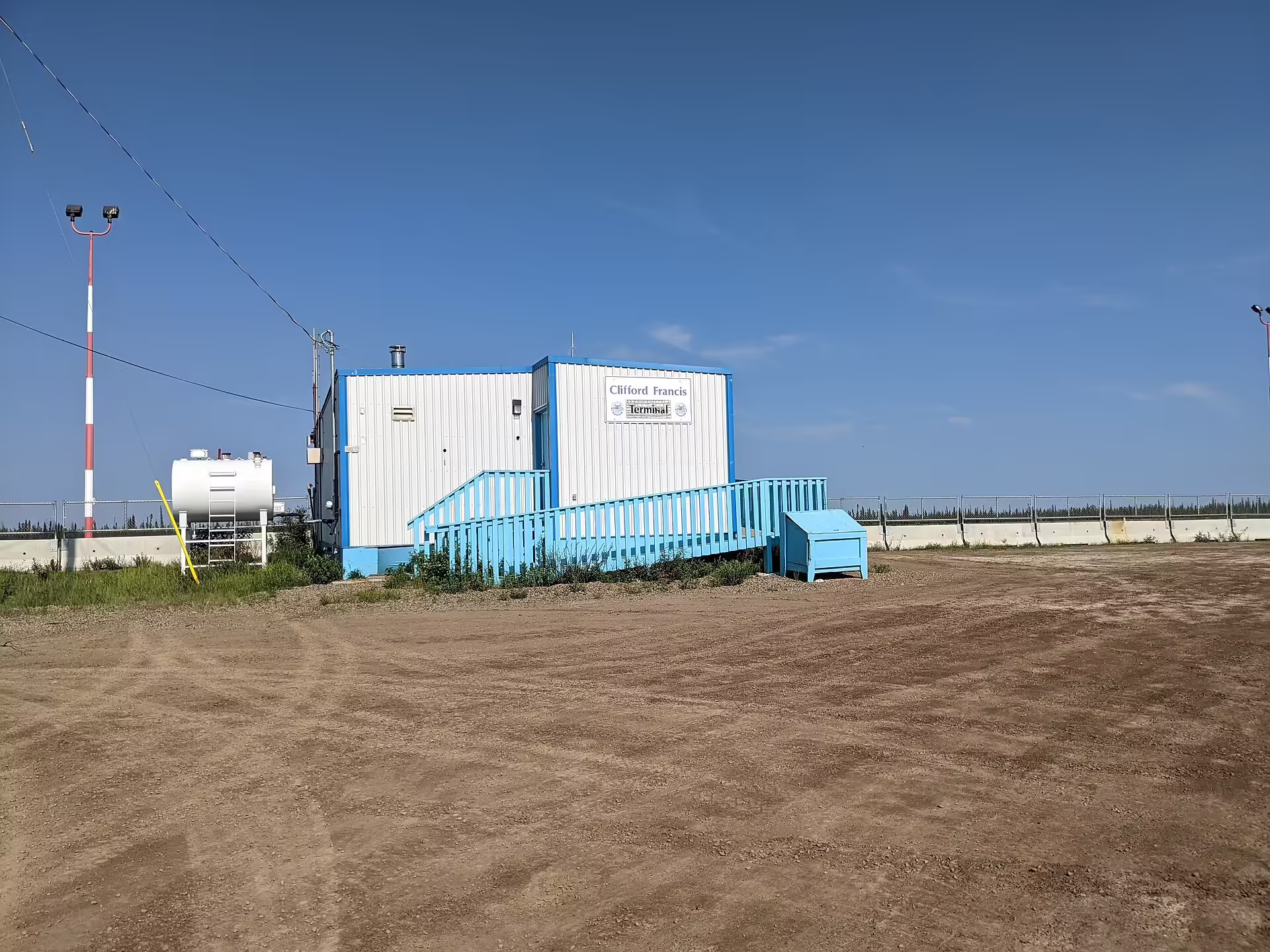 Fort Mcpherson Airport (ZFM)