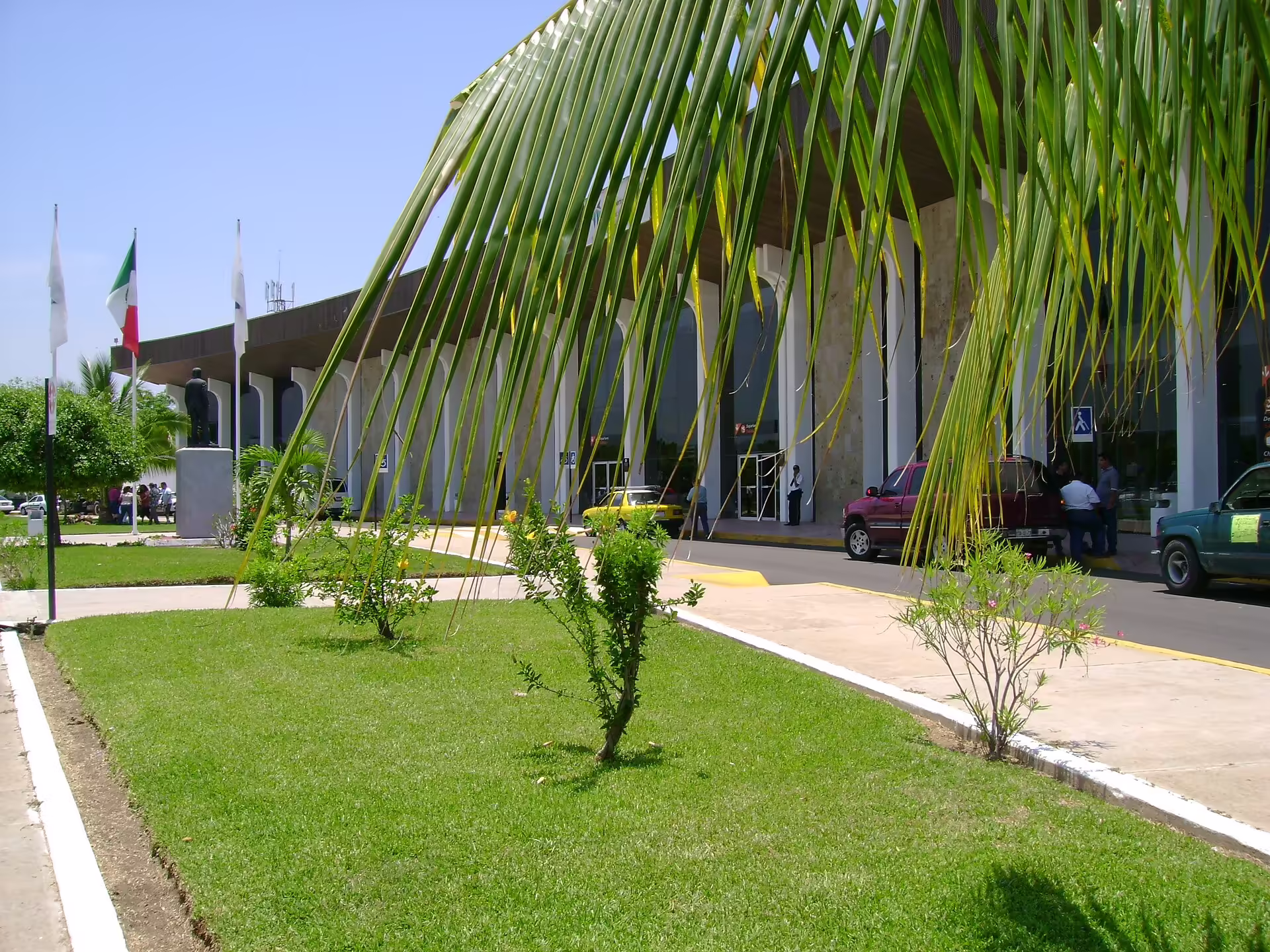 Playa de Oro International Airport (ZLO)