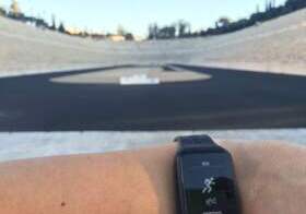 Športové hodinky TomTom sme zobrali do Atén na štadión, kde začali moderné olympijské hry.